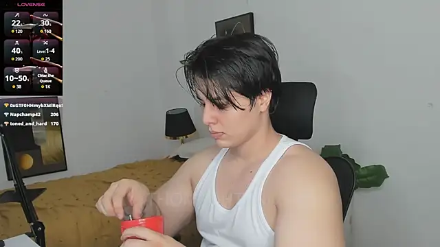 Snapshot of Thom_Ohtani chatting on July 28, 2026, 12:40 am Thom Ohtani online show from July 28, 2026, 12:40 am