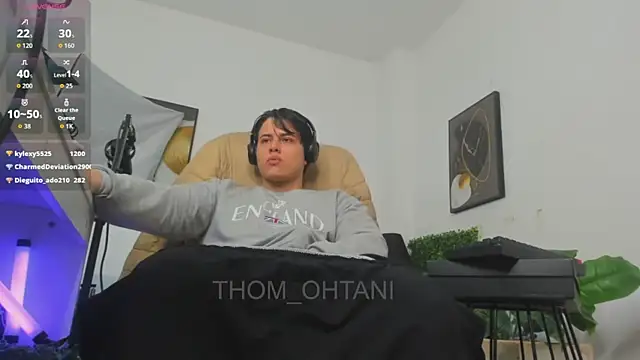 Snapshot of Thom_Ohtani chatting on June 18, 2026, 10:15 pm Thom Ohtani online show from June 18, 2026, 10:15 pm