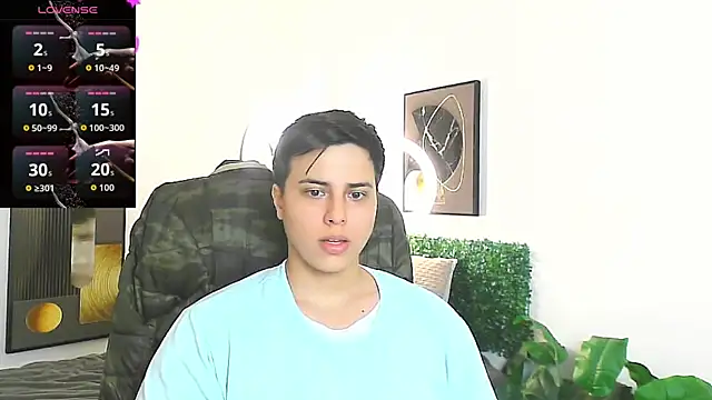 Snapshot of Thom_Ohtani chatting on February 19, 2026, 12:40 am Thom Ohtani online show from February 19, 2026, 12:40 am