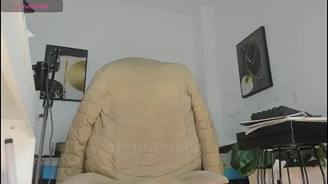 Snapshot of Thom_Ohtani chatting on July 2, 2026, 3:45 am Thom Ohtani online show from July 2, 2026, 3:45 am