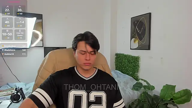 Snapshot of Thom_Ohtani chatting on June 10, 2026, 1:29 am Thom Ohtani online show from June 10, 2026, 1:29 am