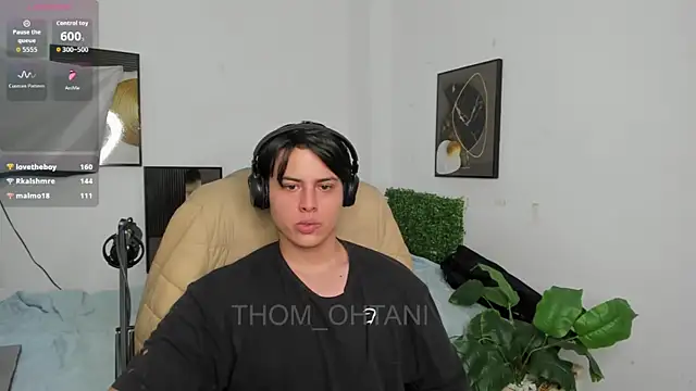 Snapshot of Thom_Ohtani chatting on June 7, 2026, 5:56 am Thom Ohtani online show from June 7, 2026, 5:56 am