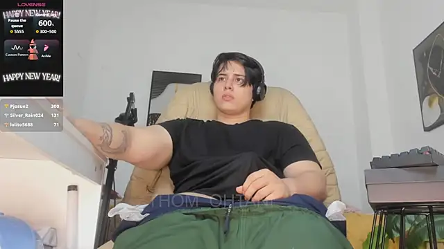 Snapshot of Thom_Ohtani chatting on July 10, 2026, 6:13 am Thom Ohtani online show from July 10, 2026, 6:13 am