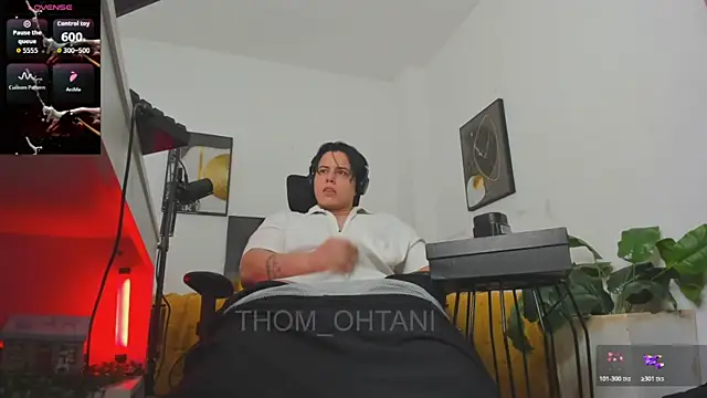 Snapshot of Thom_Ohtani chatting on August 1, 2026, 12:08 am Thom Ohtani online show from August 1, 2026, 12:08 am