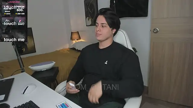 Snapshot of Thom_Ohtani chatting on July 14, 2026, 2:05 am Thom Ohtani online show from July 14, 2026, 2:05 am