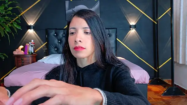 amabel zambrano online show from November 3, 2025, 2:09 pm