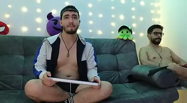 Snapshot of ErickBrant chatting on January 24, 2025, 1:45 am ErickBrant online show from January 24, 2025, 1:45 am