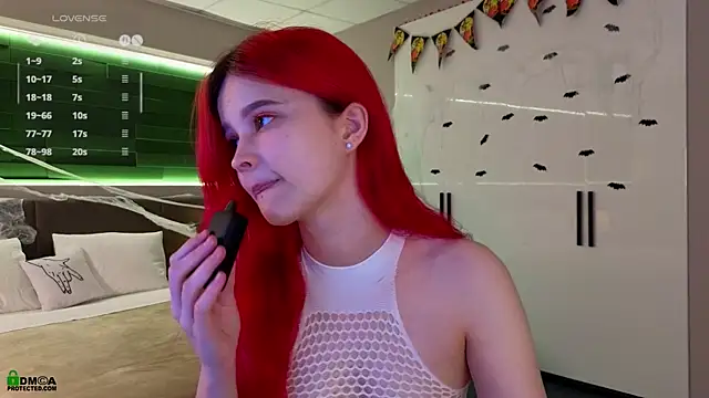 Rina Red online show from October 16, 2025, 1:36 am