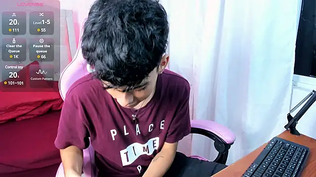 angelyoung18 online show from January 21, 2025, 7:39 pm