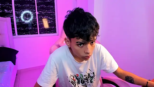 angelyoung18 online show from February 7, 2025, 7:49 pm