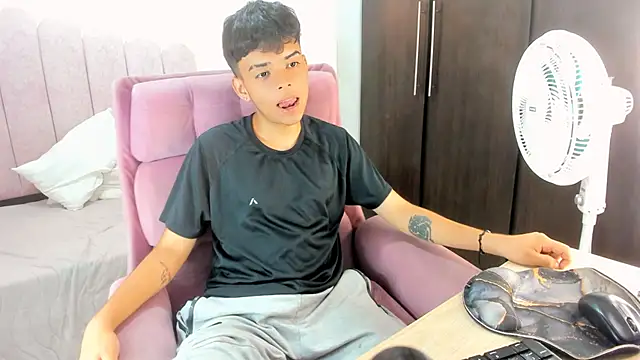 angelyoung18 online show from March 20, 2025, 7:57 pm