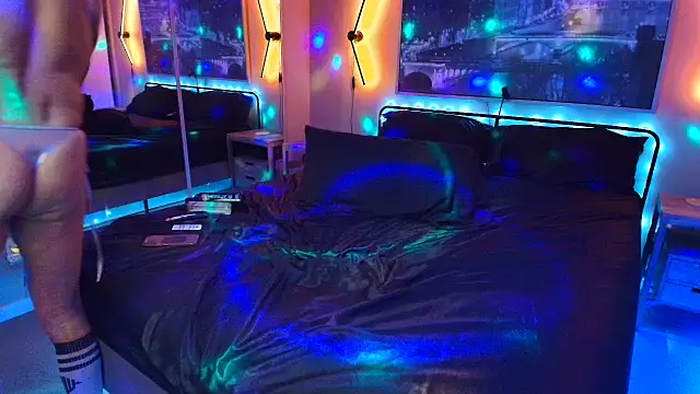 FoxxMiky7447 online show from April 5, 2026, 5:36 am