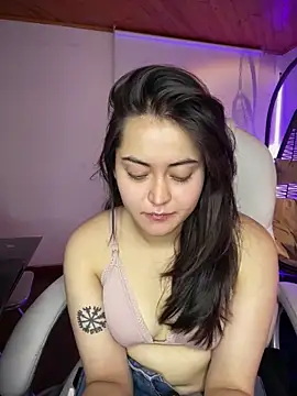 Snapshot of Camila_pinkk chatting on May 11, 2026, 2:29 pm Camila pinkk online show from May 11, 2026, 2:29 pm