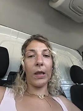 thefrenchkiss25 online show from June 24, 2026, 12:04 pm