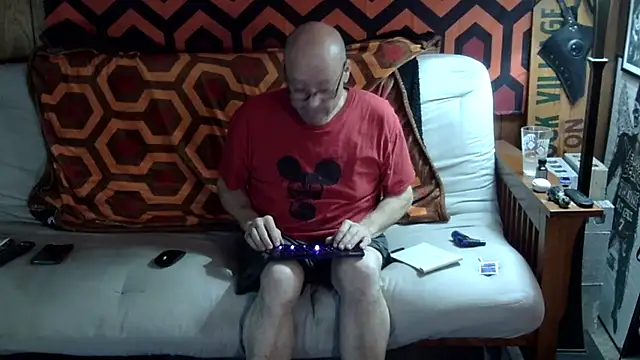 fractal74 online show from February 6, 2026, 7:04 am