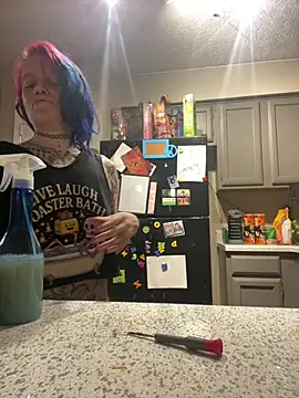 Snapshot of trashbrat chatting on April 20, 2026, 7:11 am trashbrat online show from April 20, 2026, 7:11 am
