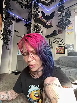 Snapshot of trashbrat chatting on May 26, 2026, 10:41 pm trashbrat online show from May 26, 2026, 10:41 pm