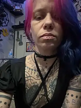 Snapshot of trashbrat chatting on June 1, 2026, 8:03 am trashbrat online show from June 1, 2026, 8:03 am