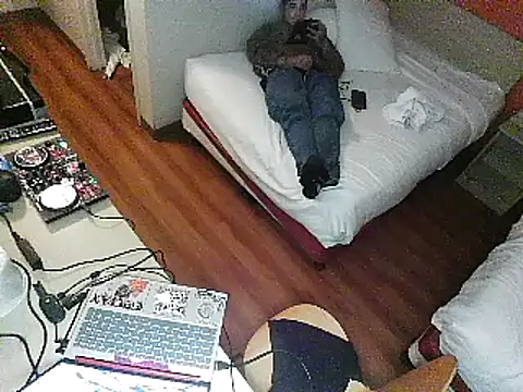 justthetip4209 online show from February 20, 2025, 6:06 am