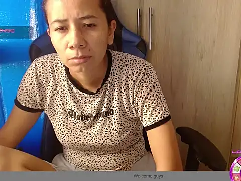 Snapshot of Danielagomez33 chatting on February 24, 2026, 8:53 pm Danielagomez33 online show from February 24, 2026, 8:53 pm