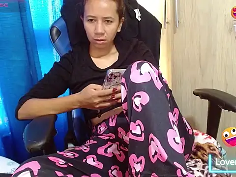 Snapshot of Danielagomez33 chatting on February 8, 2026, 1:42 pm Danielagomez33 online show from February 8, 2026, 1:42 pm