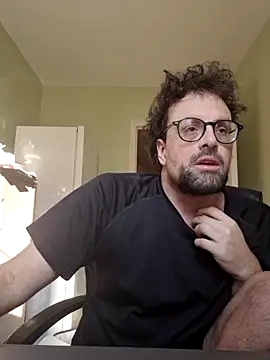 littlehairyman online show from March 4, 2025, 2:32 pm