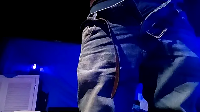 Snapshot of hesjustafriend chatting on January 11, 2026, 6:31 am hesjustafriend online show from January 11, 2026, 6:31 am