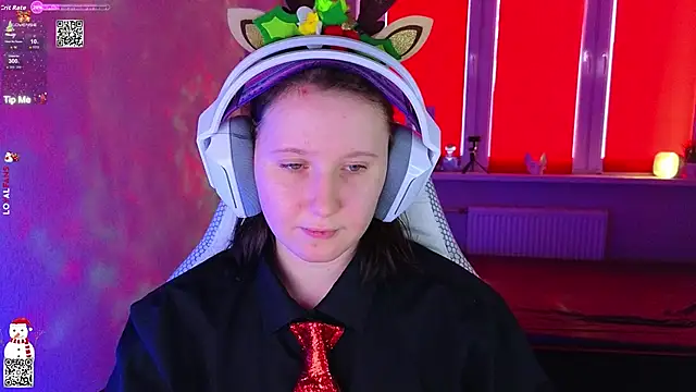 mon lola online show from December 16, 2025, 8:51 am