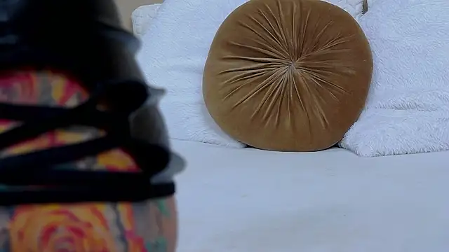 Snapshot of RubyLuxee chatting on March 20, 2025, 9:04 am RubyLuxee online show from March 20, 2025, 9:04 am