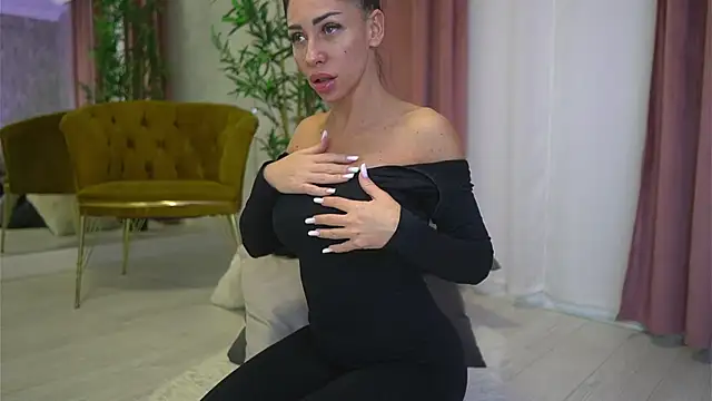 MyaBlack online show from December 19, 2025, 5:10 am