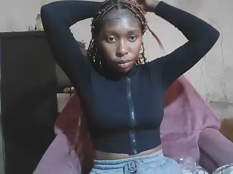 Hotdaily04 online show from October 3, 2025, 7:54 am