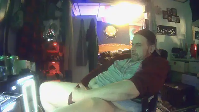 MacGayver1977 online show from March 3, 2025, 4:43 am