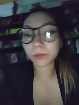 Snapshot of LoveFoxyQueen chatting on May 28, 2026, 6:25 pm LoveFoxyQueen online show from May 28, 2026, 6:25 pm