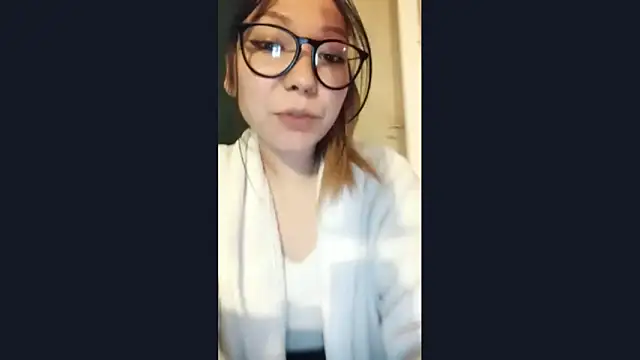Snapshot of LoveFoxyQueen chatting on March 12, 2026, 11:31 pm LoveFoxyQueen online show from March 12, 2026, 11:31 pm