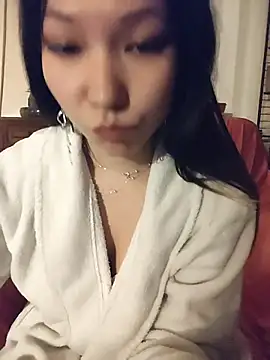 Snapshot of LoveFoxyQueen chatting on March 20, 2026, 12:44 am LoveFoxyQueen online show from March 20, 2026, 12:44 am