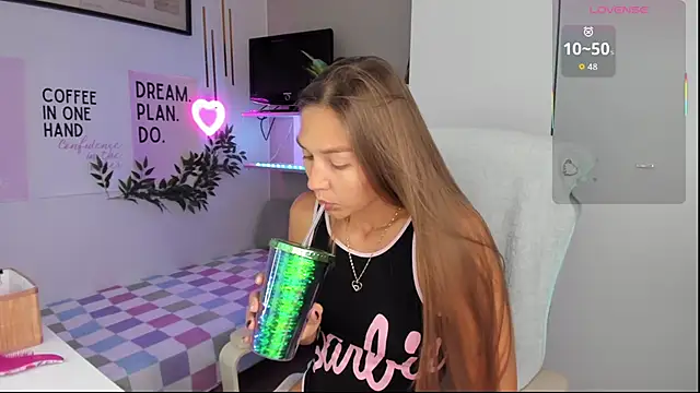 SofiaLolipop online show from September 26, 2025, 6:42 am