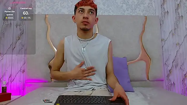 Snapshot of Axel_tay chatting on December 20, 2025, 11:57 am Axel tay online show from December 20, 2025, 11:57 am