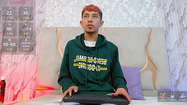 Snapshot of Axel_tay chatting on December 22, 2025, 12:27 pm Axel tay online show from December 22, 2025, 12:27 pm