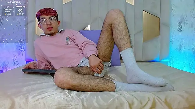 Snapshot of Axel_tay chatting on September 15, 2025, 3:29 am Axel tay online show from September 15, 2025, 3:29 am