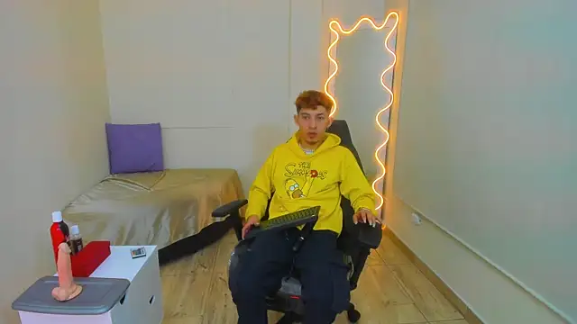 Snapshot of Axel_tay chatting on October 25, 2025, 3:38 am Axel tay online show from October 25, 2025, 3:38 am