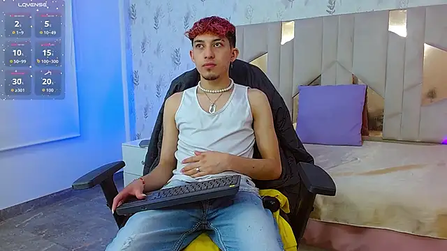 Snapshot of Axel_tay chatting on September 23, 2025, 3:35 am Axel tay online show from September 23, 2025, 3:35 am