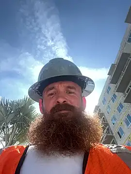 Snapshot of 32XRedBeard chatting on February 18, 2025, 6:37 pm 32XRedBeard online show from February 18, 2025, 6:37 pm