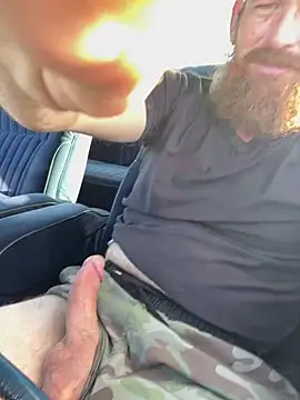 Snapshot of 32XRedBeard chatting on November 30, 2025, 2:07 pm 32XRedBeard online show from November 30, 2025, 2:07 pm