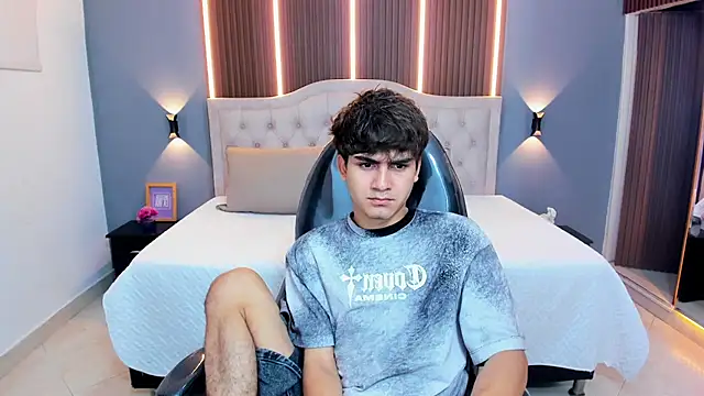 Tommy18   online show from February 7, 2026, 3:25 am