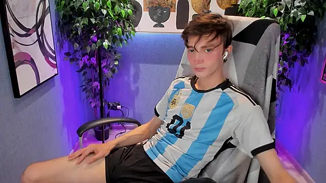 John Weasley online show from September 12, 2025, 8:19 pm