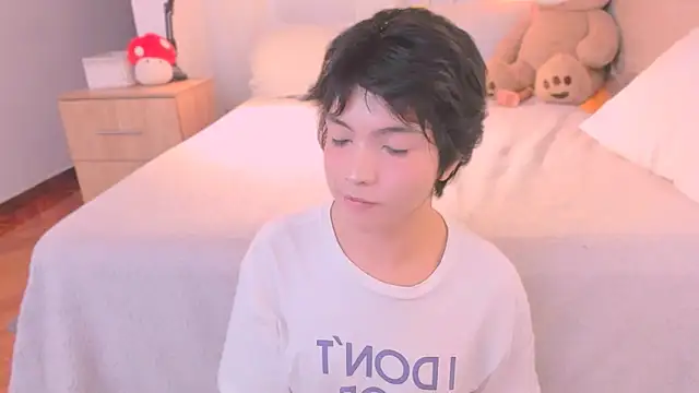 AllanYong18 online show from February 14, 2026, 7:30 am