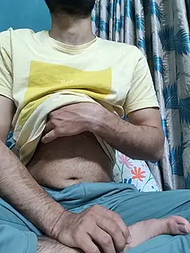 TOPMOON001 online show from March 27, 2026, 7:15 pm