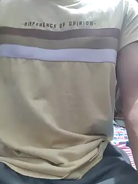 TOPMOON001 online show from June 5, 2026, 6:57 pm