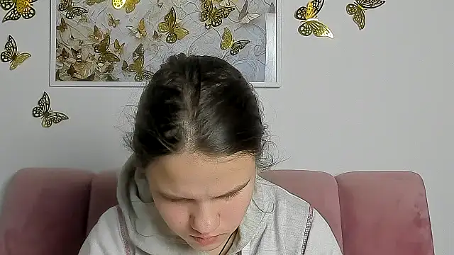 AdeleCruz online show from February 17, 2026, 12:24 pm