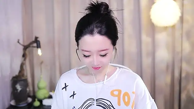 Zoe-99 online show from November 3, 2025, 2:31 pm